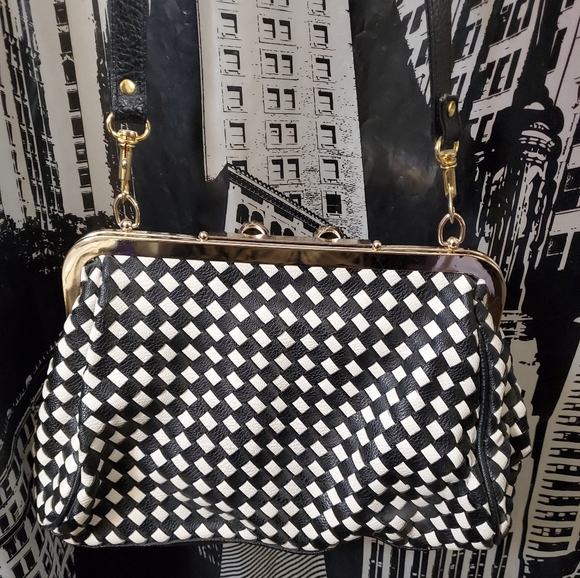 Black &White purse - Picture 2 of 14